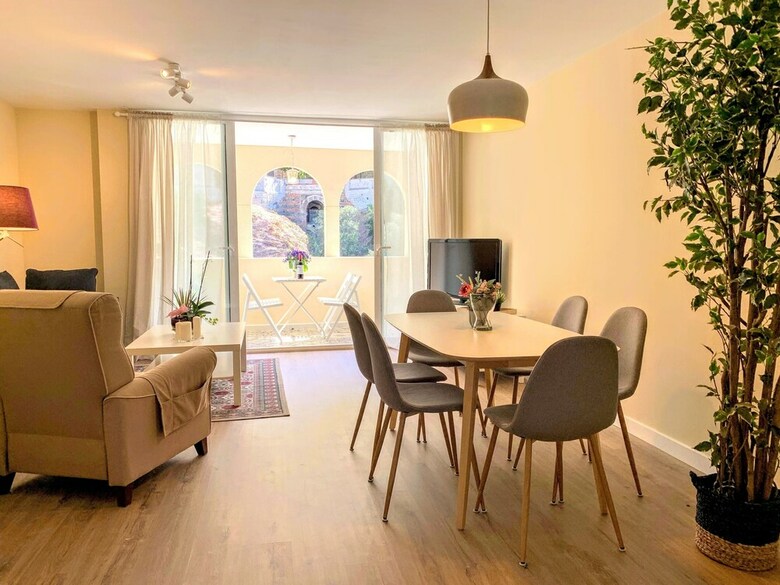 Apartamentos Homely Malaga Obispo Con Terraza Y Parking