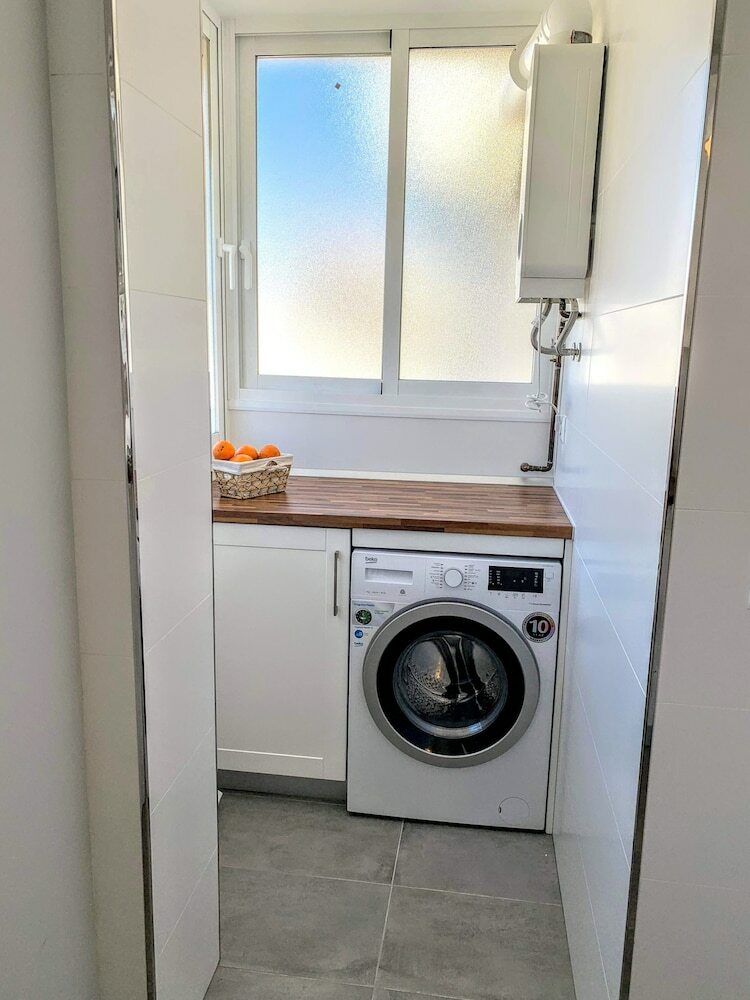 Apartamentos Homely Malaga Obispo Con Terraza Y Parking