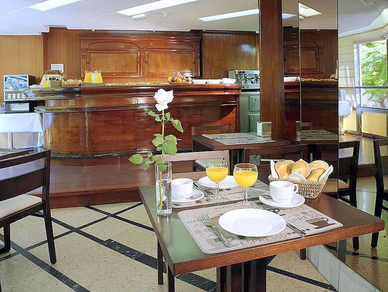 Hotel Adonis Pelinor