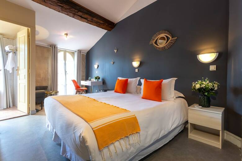 Hotel H�tel Le Relais De Poste Arles Centre Historique