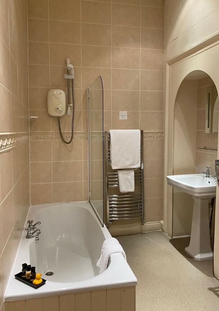 Hotel Oyo The Leven