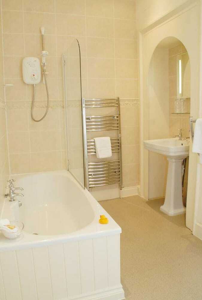 Hotel Oyo The Leven