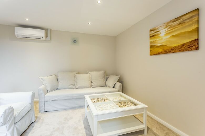 Crawford Suites Serviced Apartments