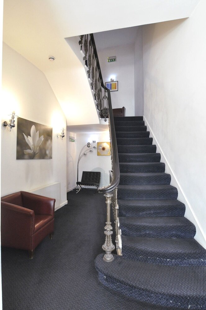 Kensington Hotel Apartments