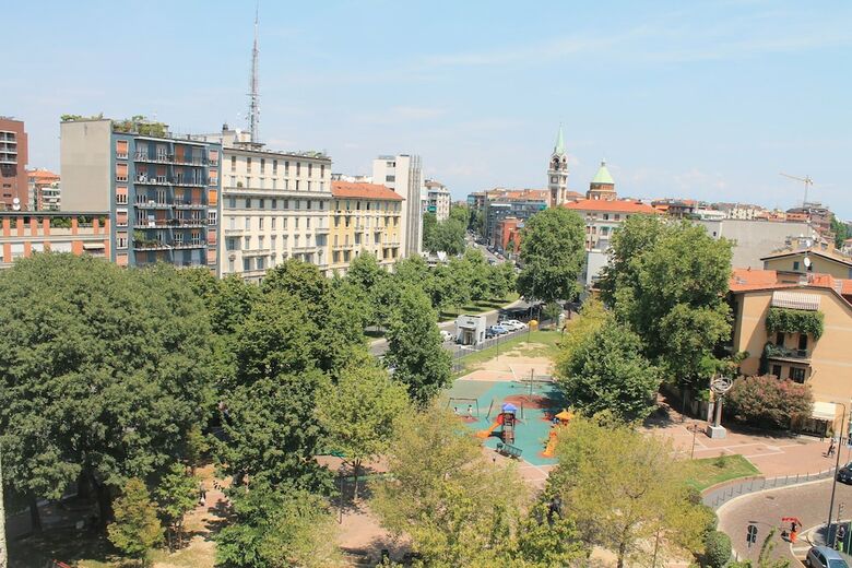 Hotel Mozart(.)