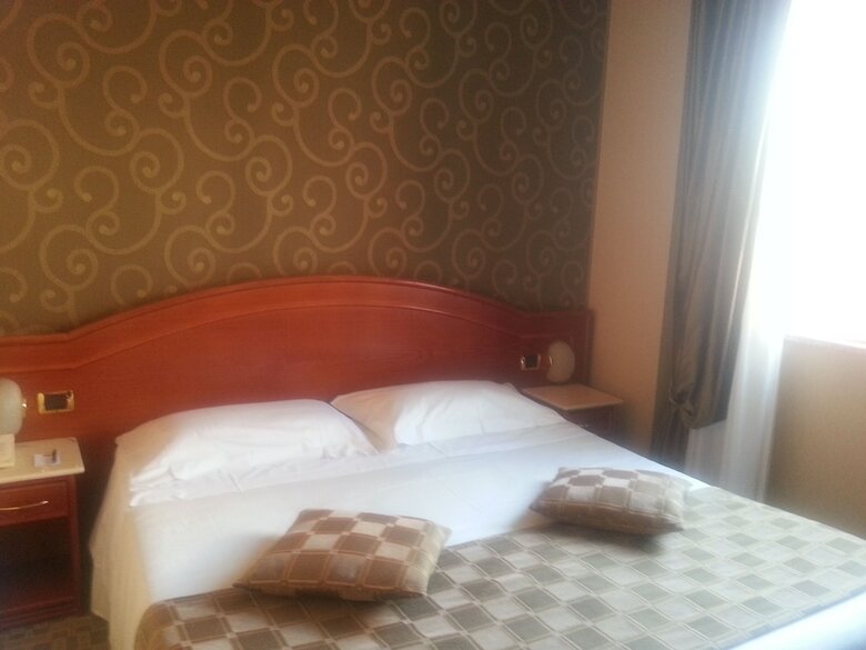 Hotel Mozart(.)