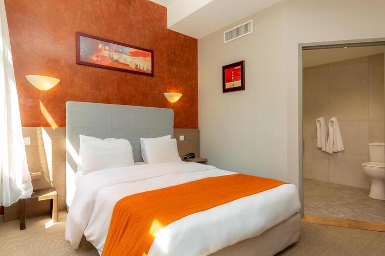 Hotel Kyriad Avignon (.)