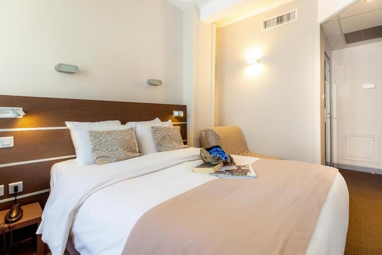 Hotel Kyriad Avignon (.)