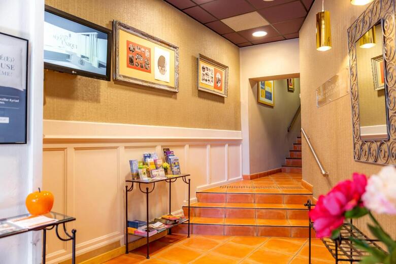 Hotel Kyriad Avignon (.)