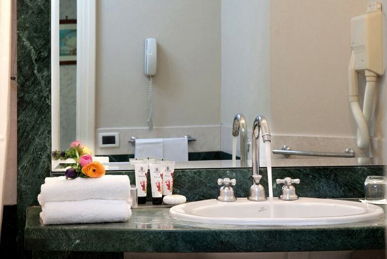 Hotel Grand Santa Lucia