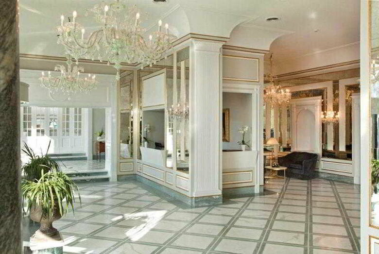 Hotel Grand Santa Lucia