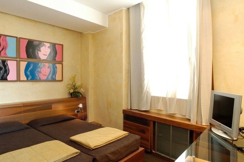 Hotel Tritone