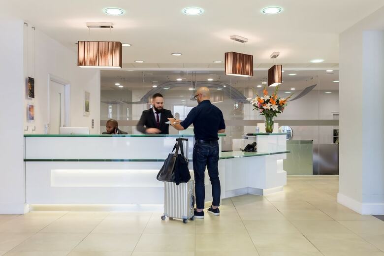 Aparthotel Dolphin House Serviced Apartments