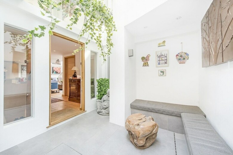 Chelsea Art Apartment