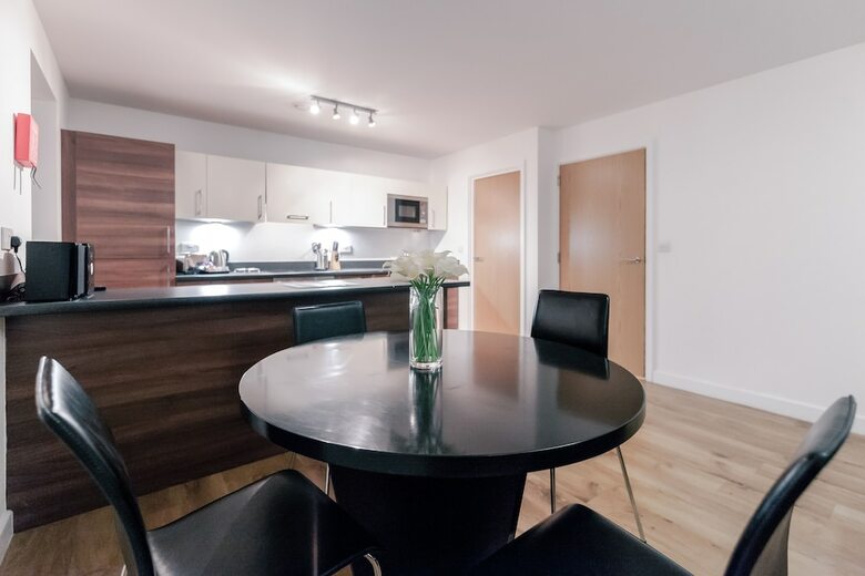Roomspace Apartments -the Hurley