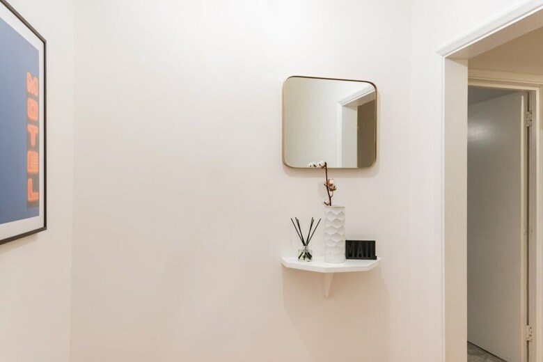 The Kensington Grove - Stylish 2bdr Flat With Private Patio