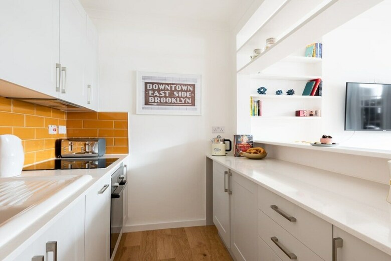 The Kensington Grove - Stylish 2bdr Flat With Private Patio