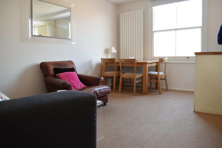 Apartamentos Bright 2 Bed Flat - Short Walk To Notting Hill