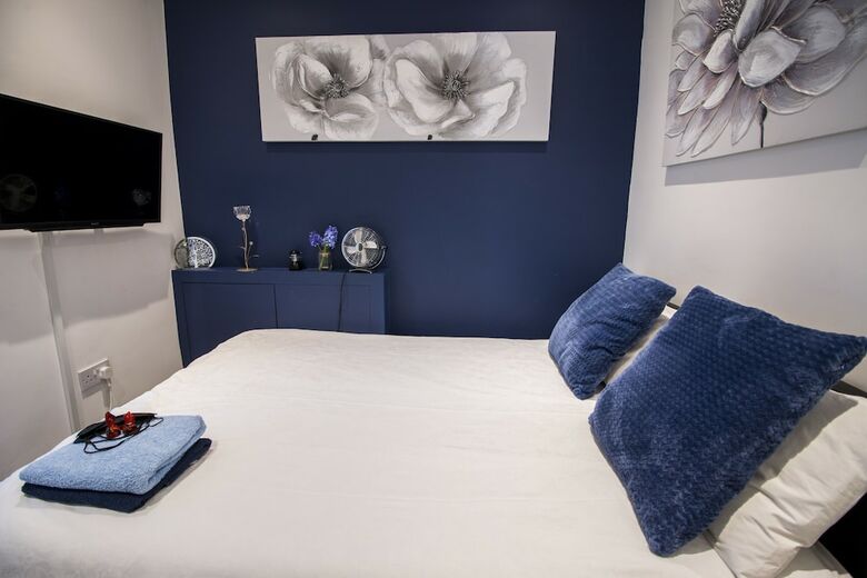 Beautiful Rooms Near Excel Center