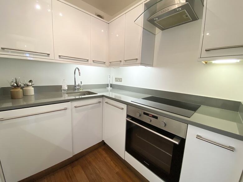 Apartment Next To Victoria Station