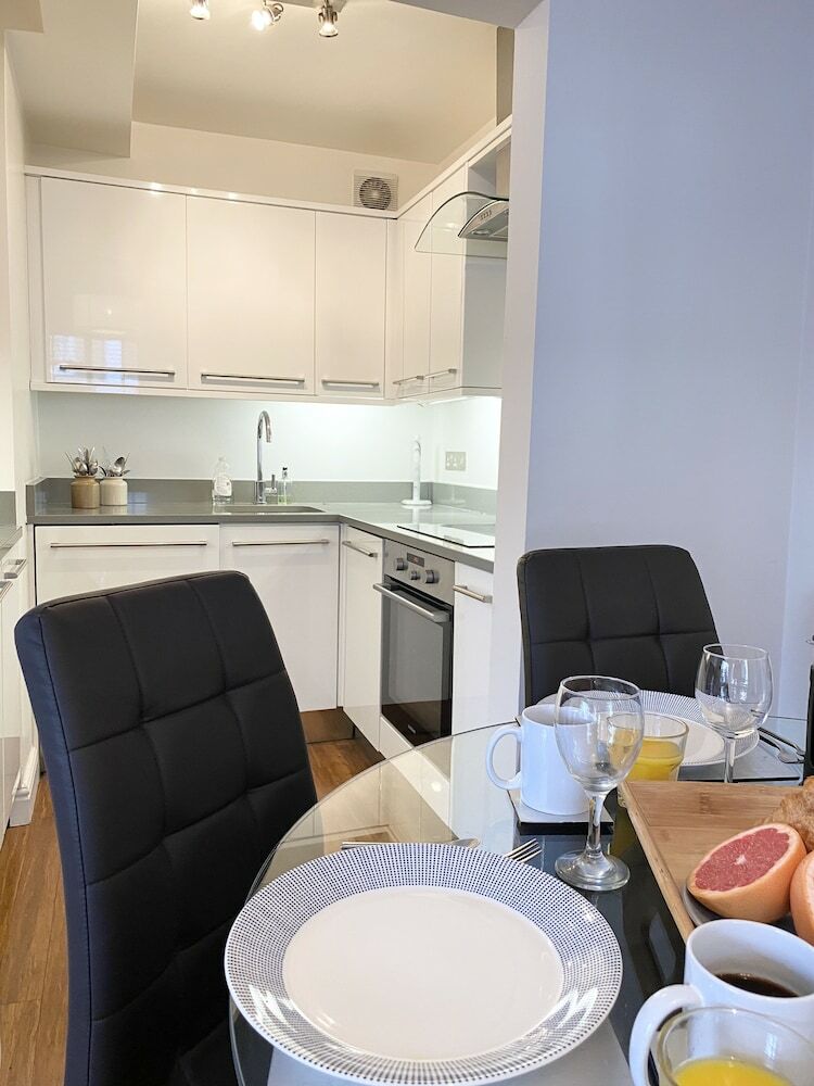 Apartment Next To Victoria Station