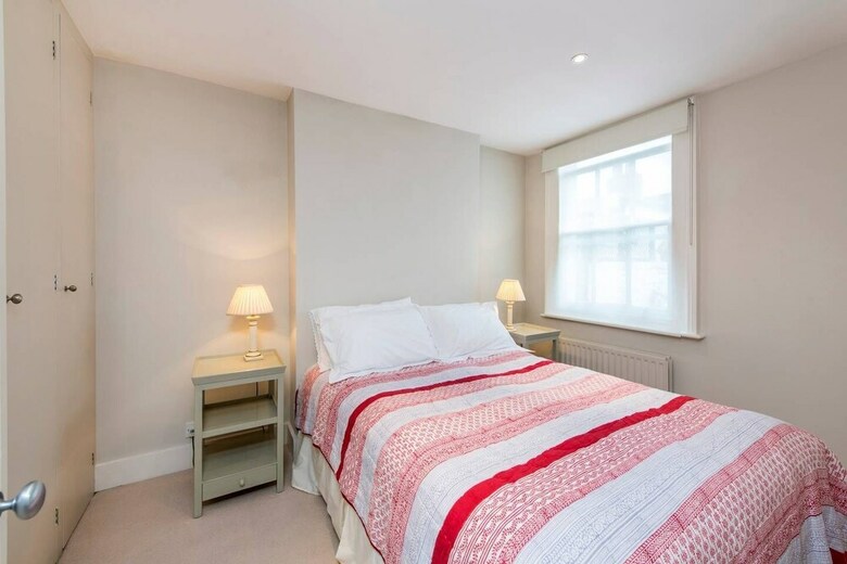 Delightful 2 Bed House In Stylish Fulham