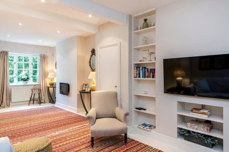 Delightful 2 Bed House In Stylish Fulham