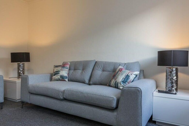 Magdala Apartment Sleek And Modern 2bed