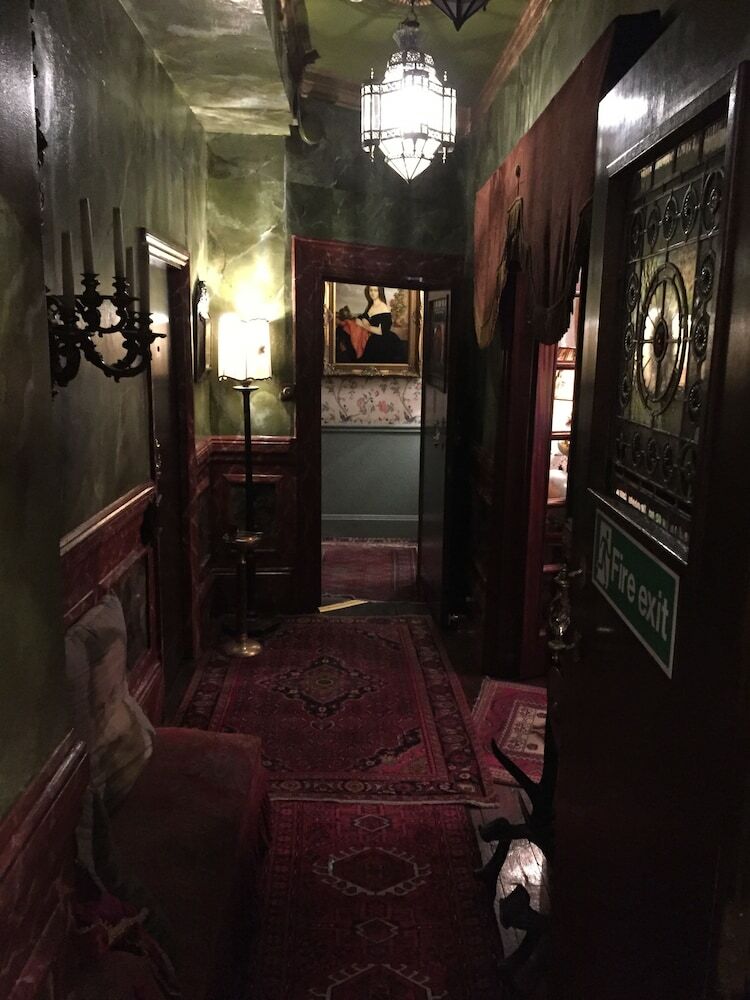 The Pavilion Hotel