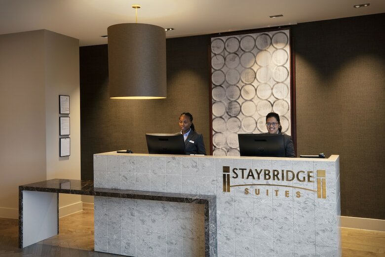 Aparthotel Staybridge Suites London Heathrow - Bath Road