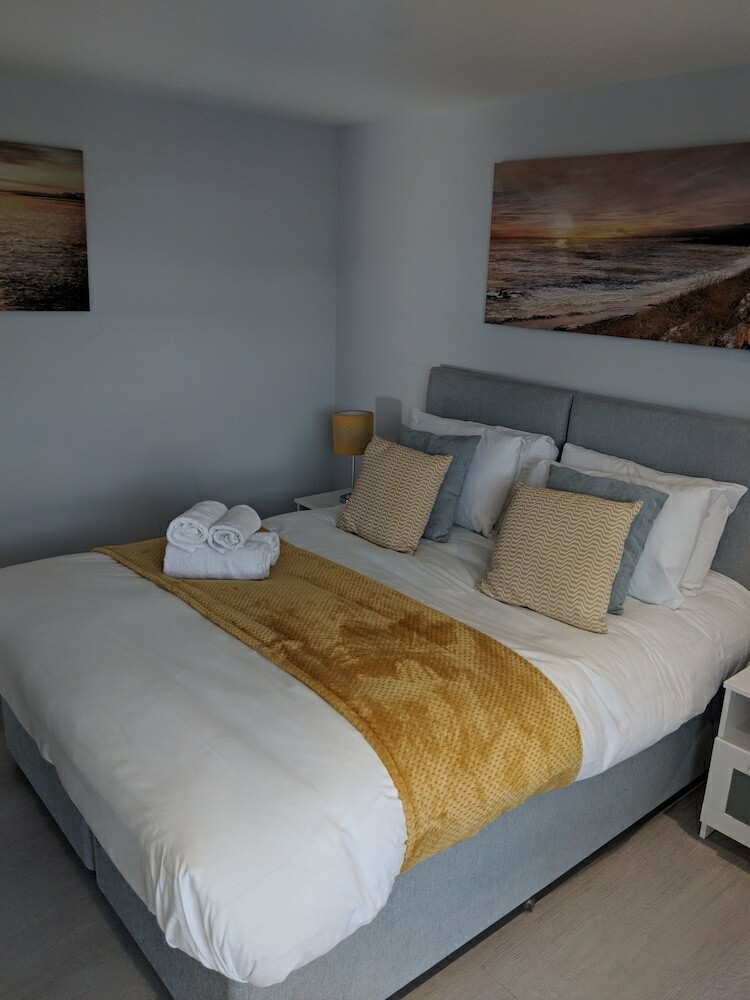 Lt Grove Apartment - Stratford