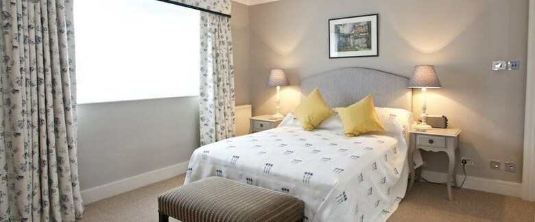 A Place Like Home - Chelsea Apartment With River Views