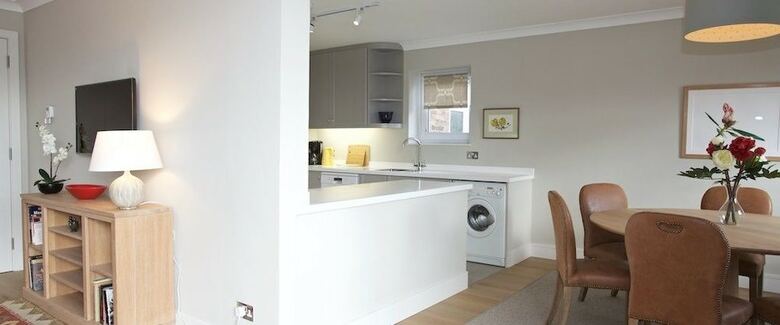 A Place Like Home - Chelsea Apartment With River Views