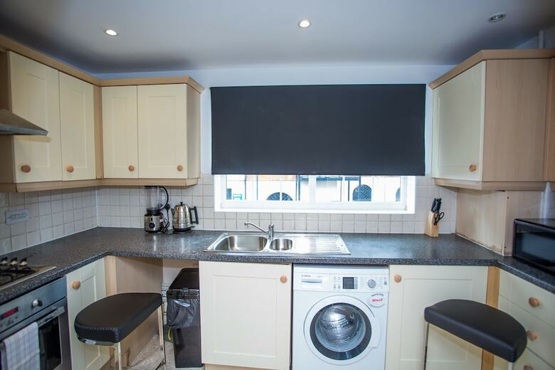 Superior 2 Bedroom Apartments