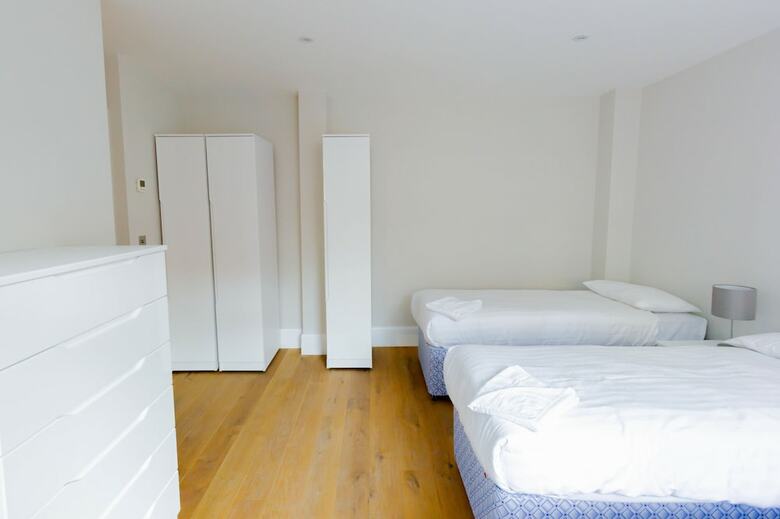 Apartamentos Access Tower Hill