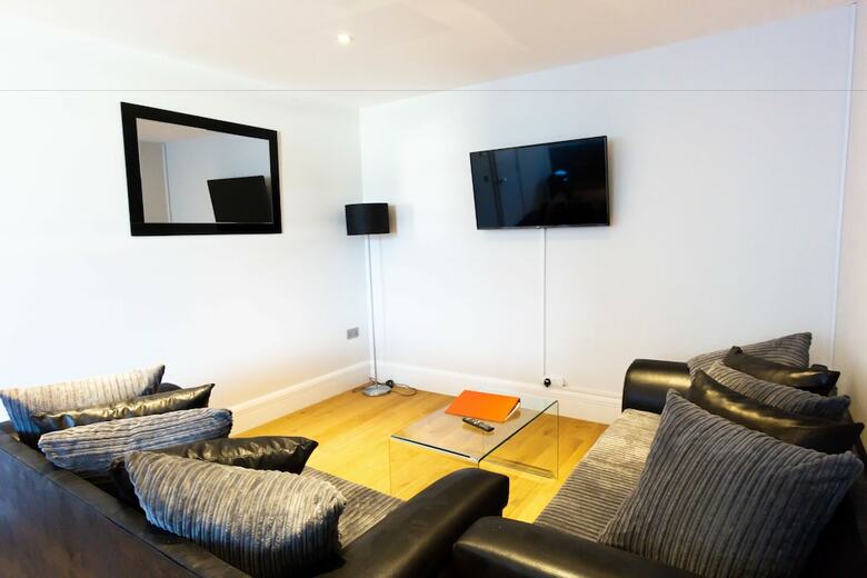 Apartamentos Access Tower Hill