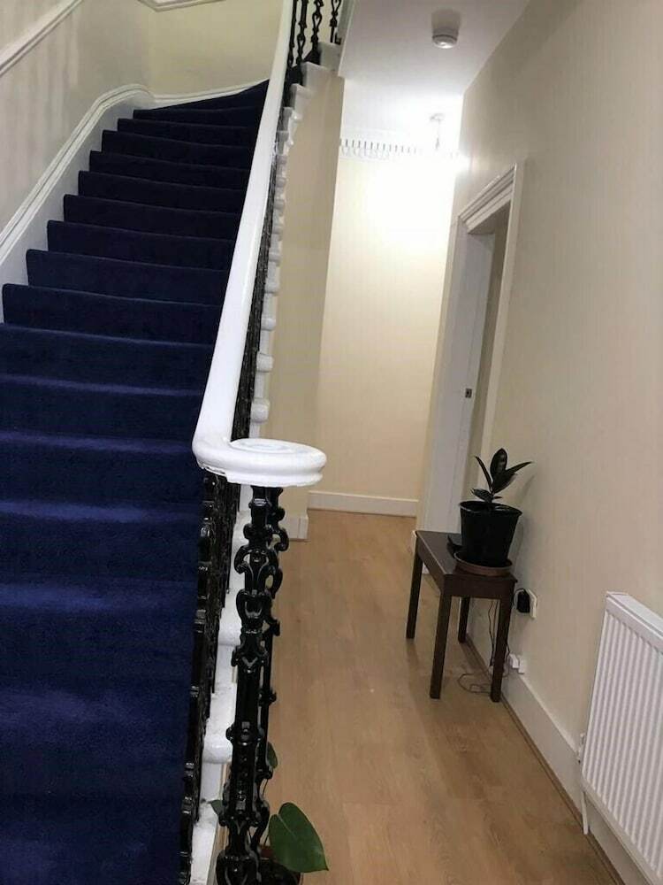 5 Bedroom House For Large Group