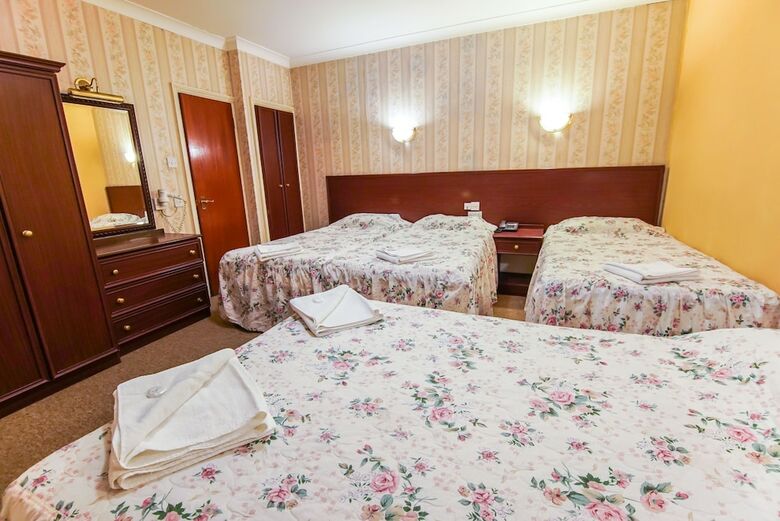 Mandalay Picton House Hotel