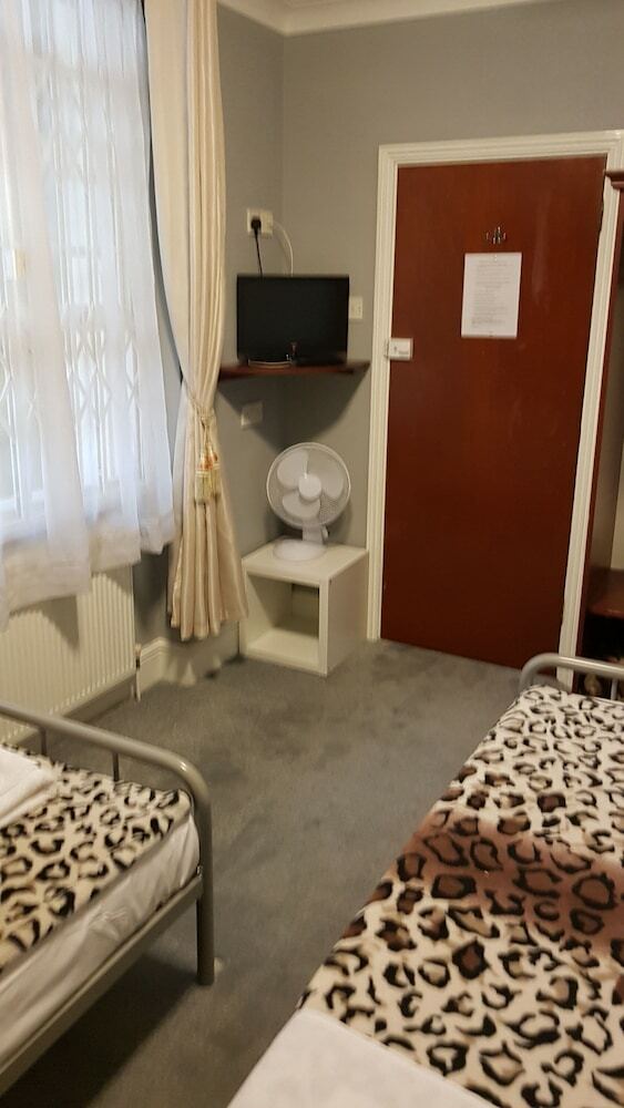 Mandalay Picton House Hotel