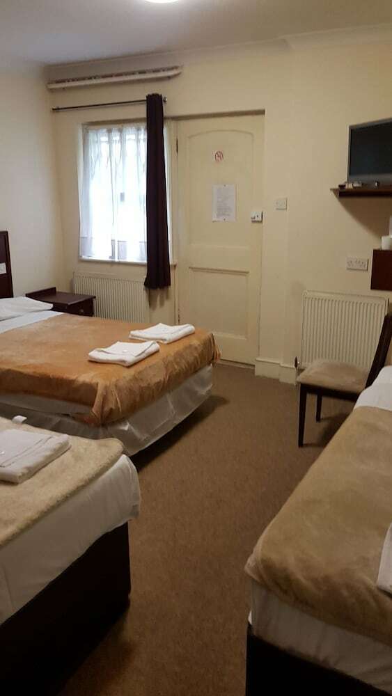 Mandalay Picton House Hotel