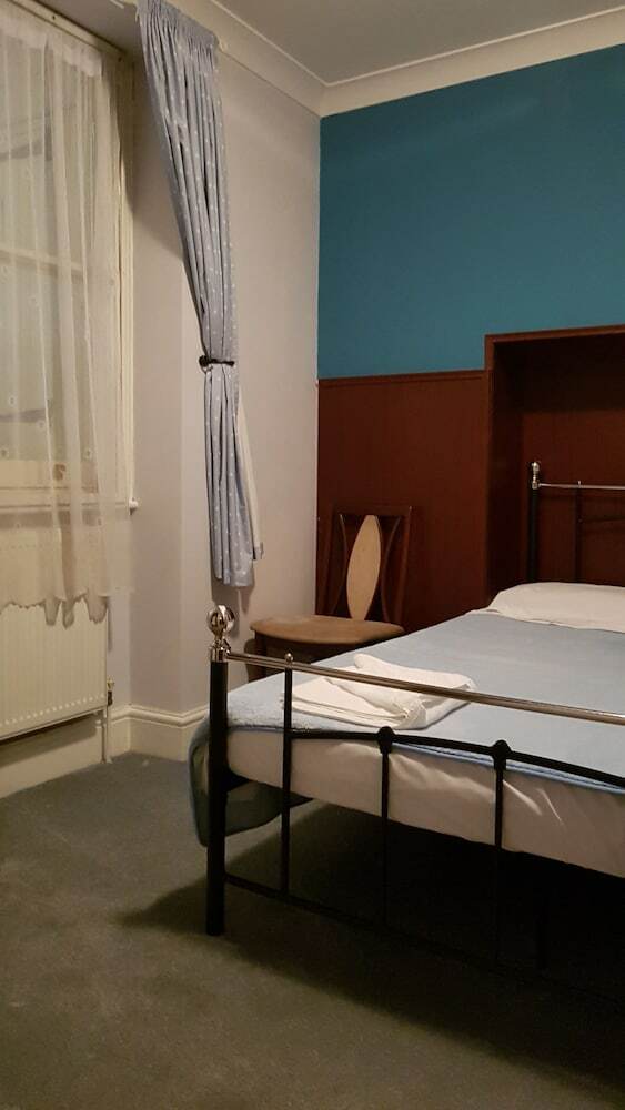 Mandalay Picton House Hotel