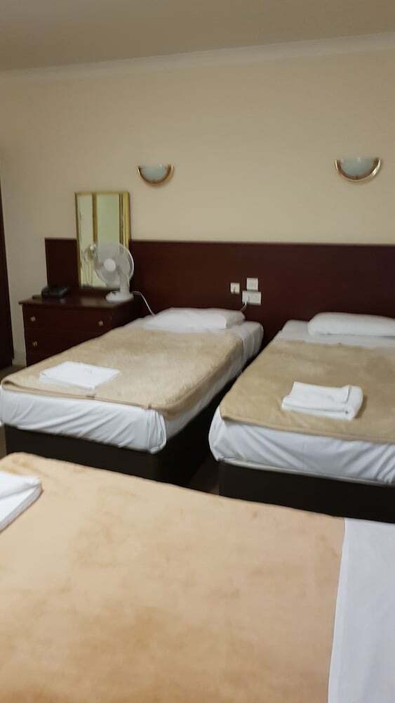 Mandalay Picton House Hotel