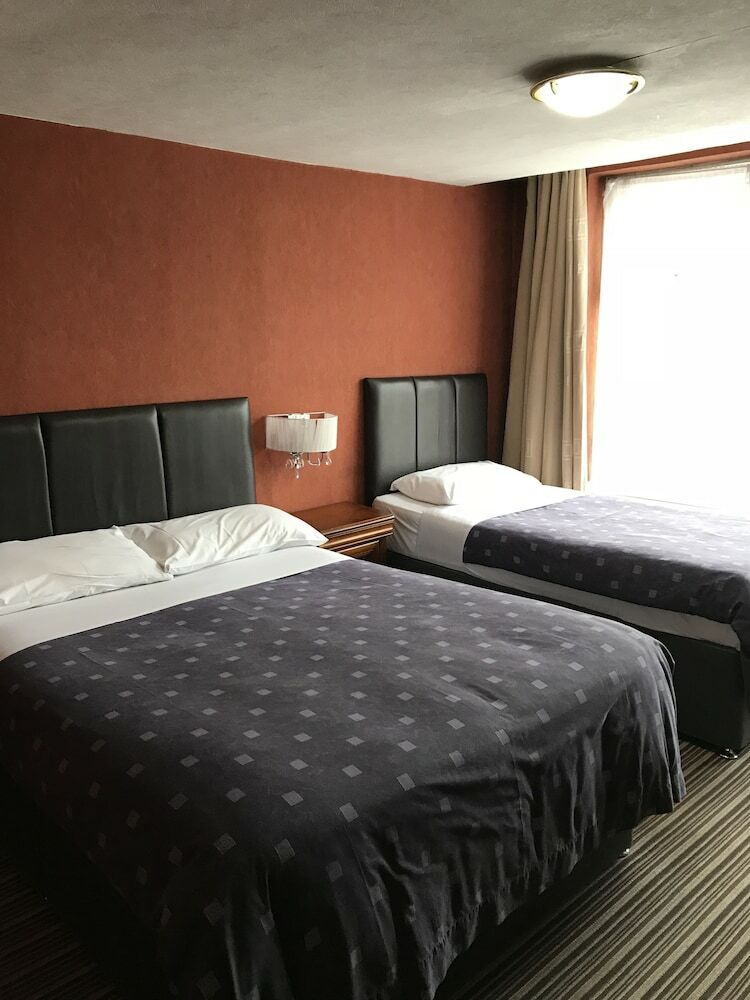Warwick Lodge