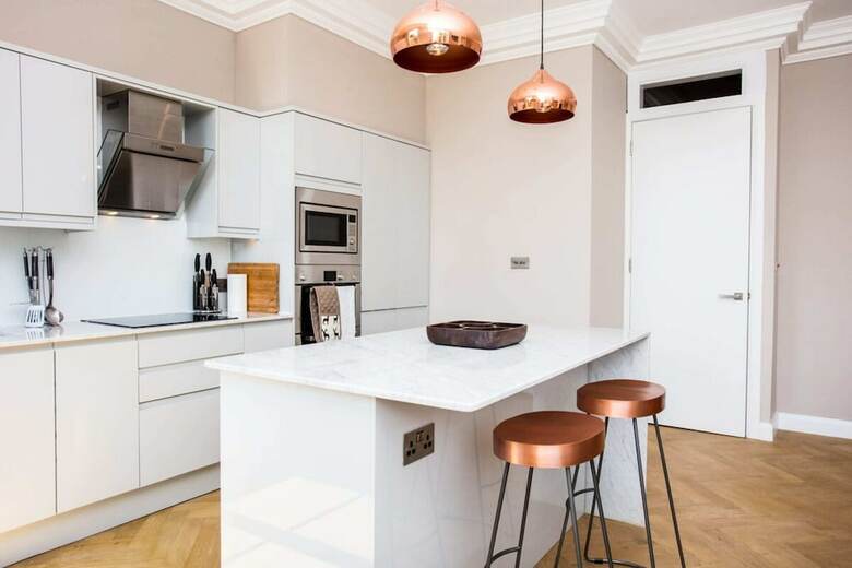 Bright, Vibrant 1 Bd Apartment In Sth Hampstead!