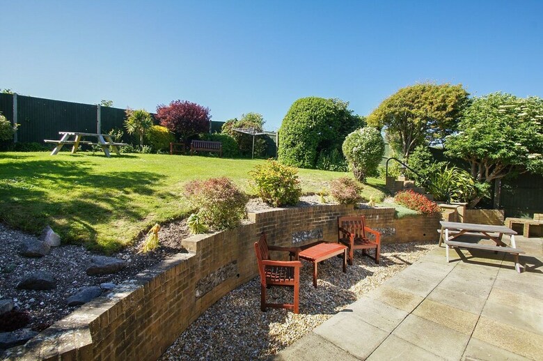 Dean Court Garden