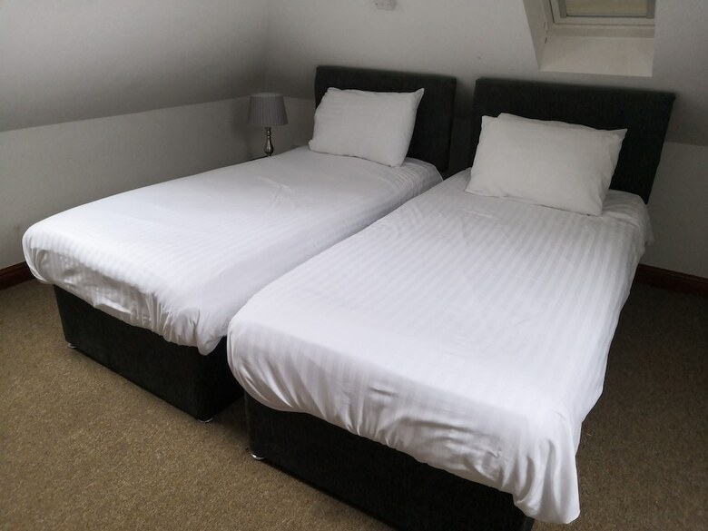Kirks Korner Hotel
