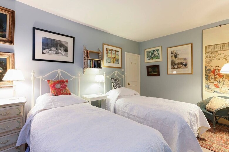 Attractive Chelsea Apartment Sleeps 4