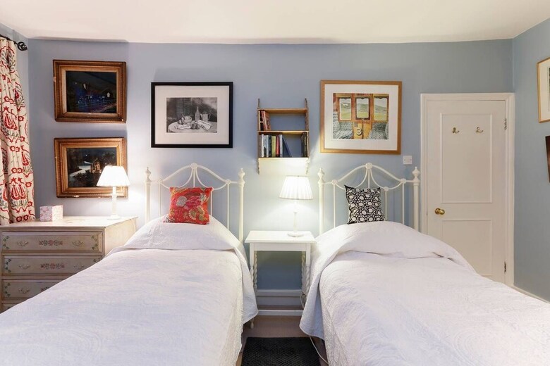 Attractive Chelsea Apartment Sleeps 4