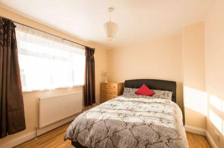 London Luxury 7 Bedroom Holiday Let