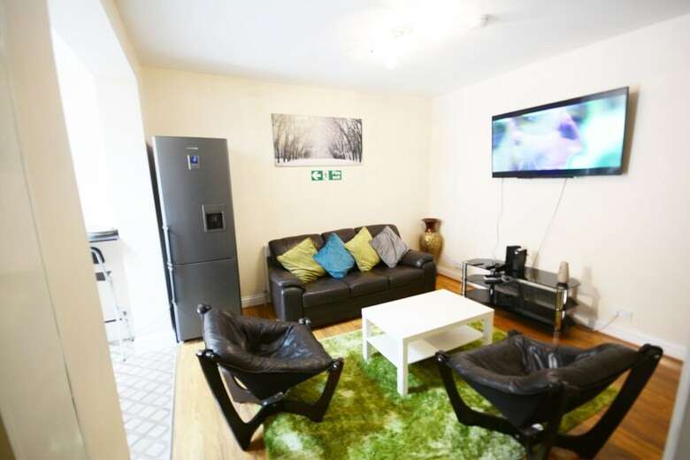 London Luxury 7 Bedroom Holiday Let